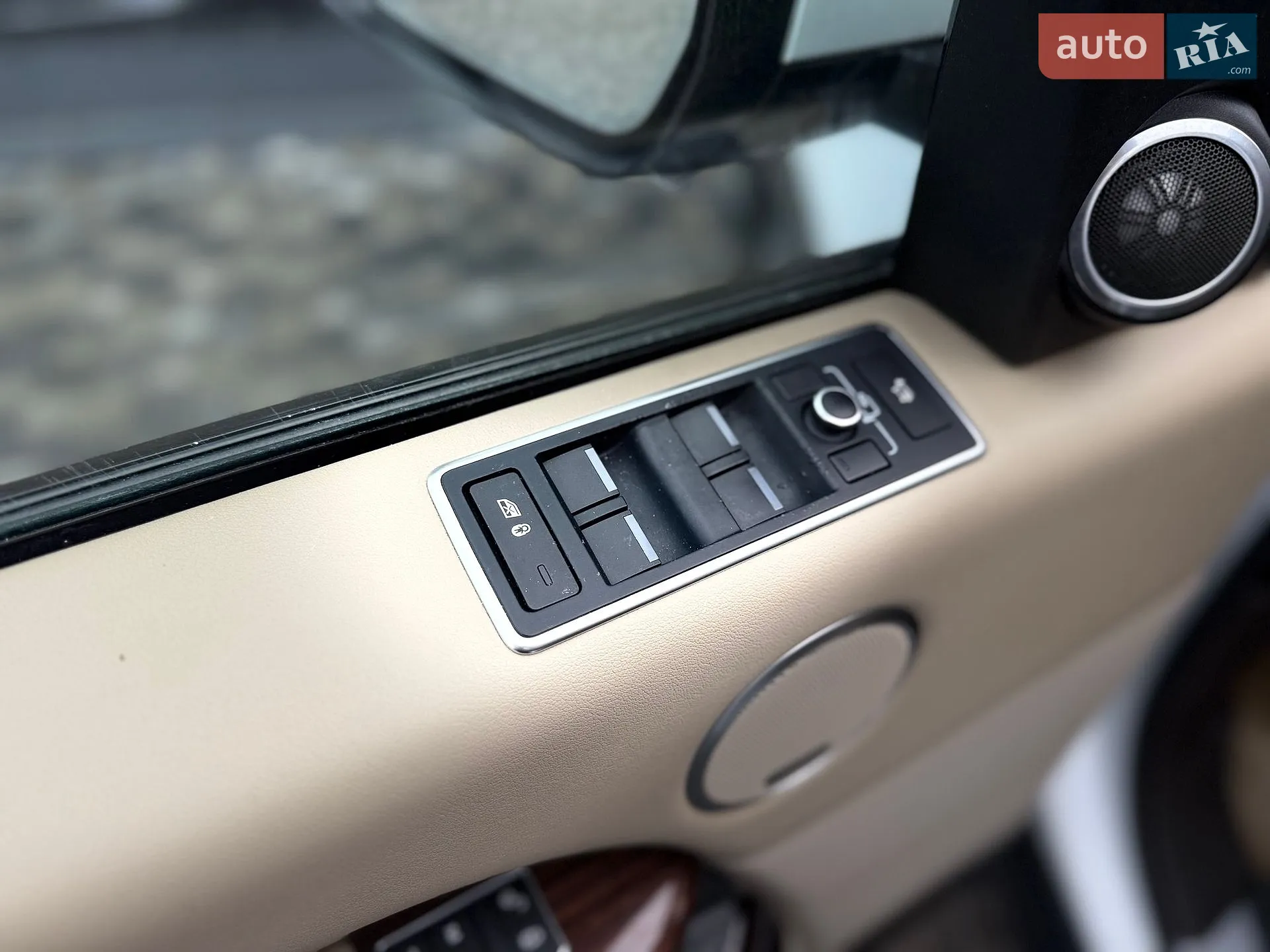 2016 Land Rover Range Rover - мініатюра 33