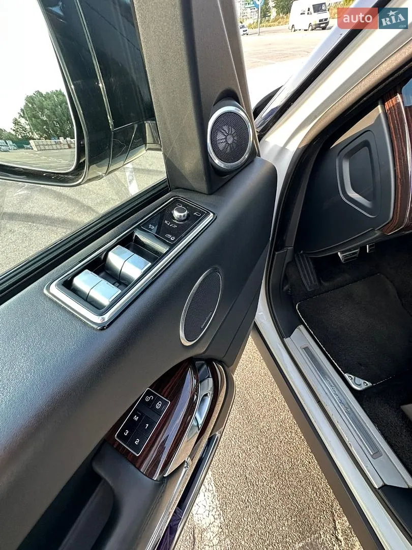 2013 Land Rover Range Rover - мініатюра 28