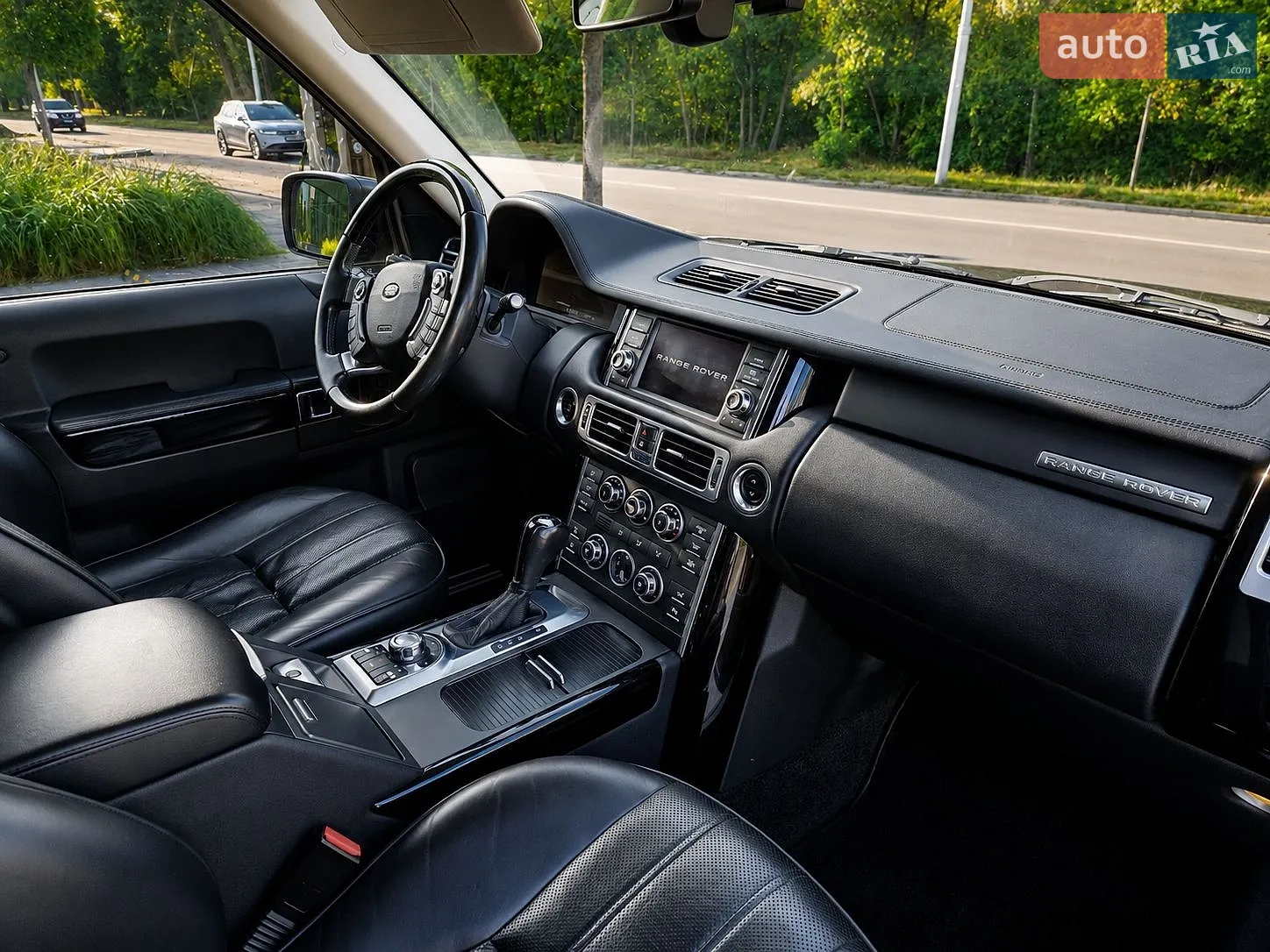 2010 Land Rover Range Rover - мініатюра 24