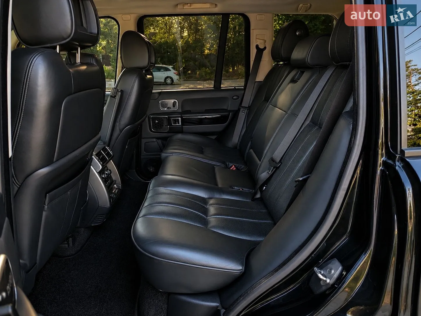 2010 Land Rover Range Rover - мініатюра 12
