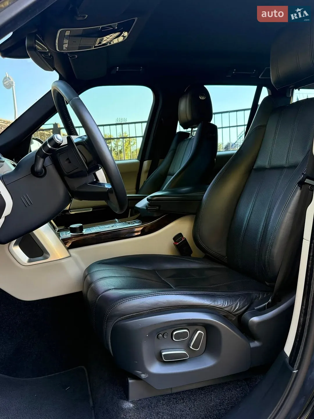 2012 Land Rover Range Rover - мініатюра 34