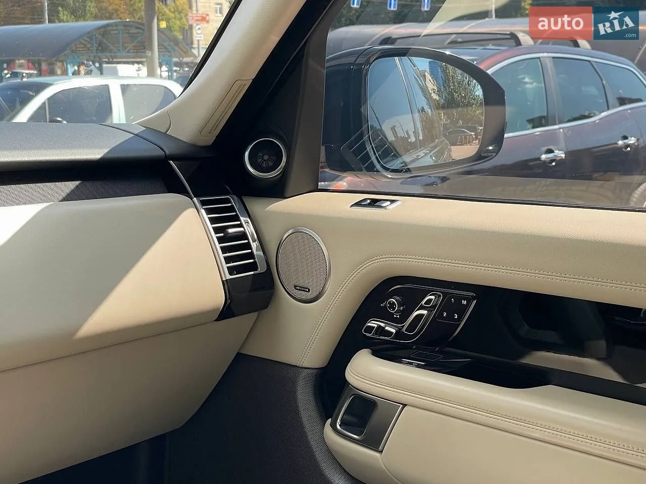 2020 Land Rover Range Rover - мініатюра 29