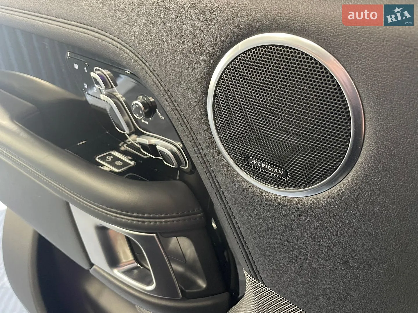 2019 Land Rover Range Rover - мініатюра 11