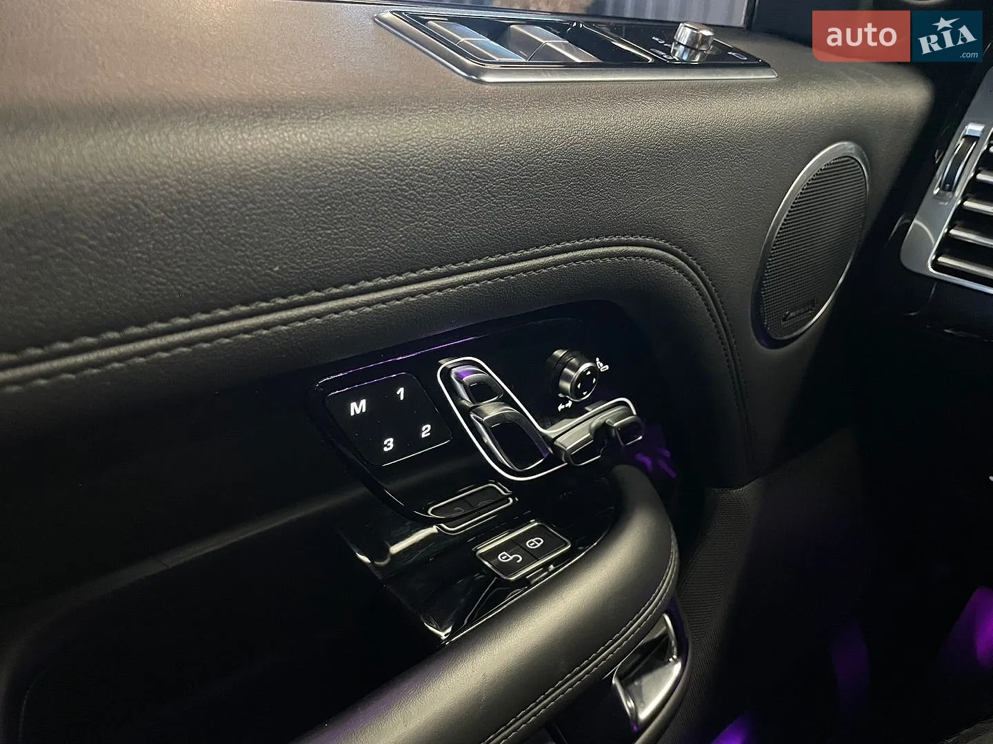 2019 Land Rover Range Rover - мініатюра 16