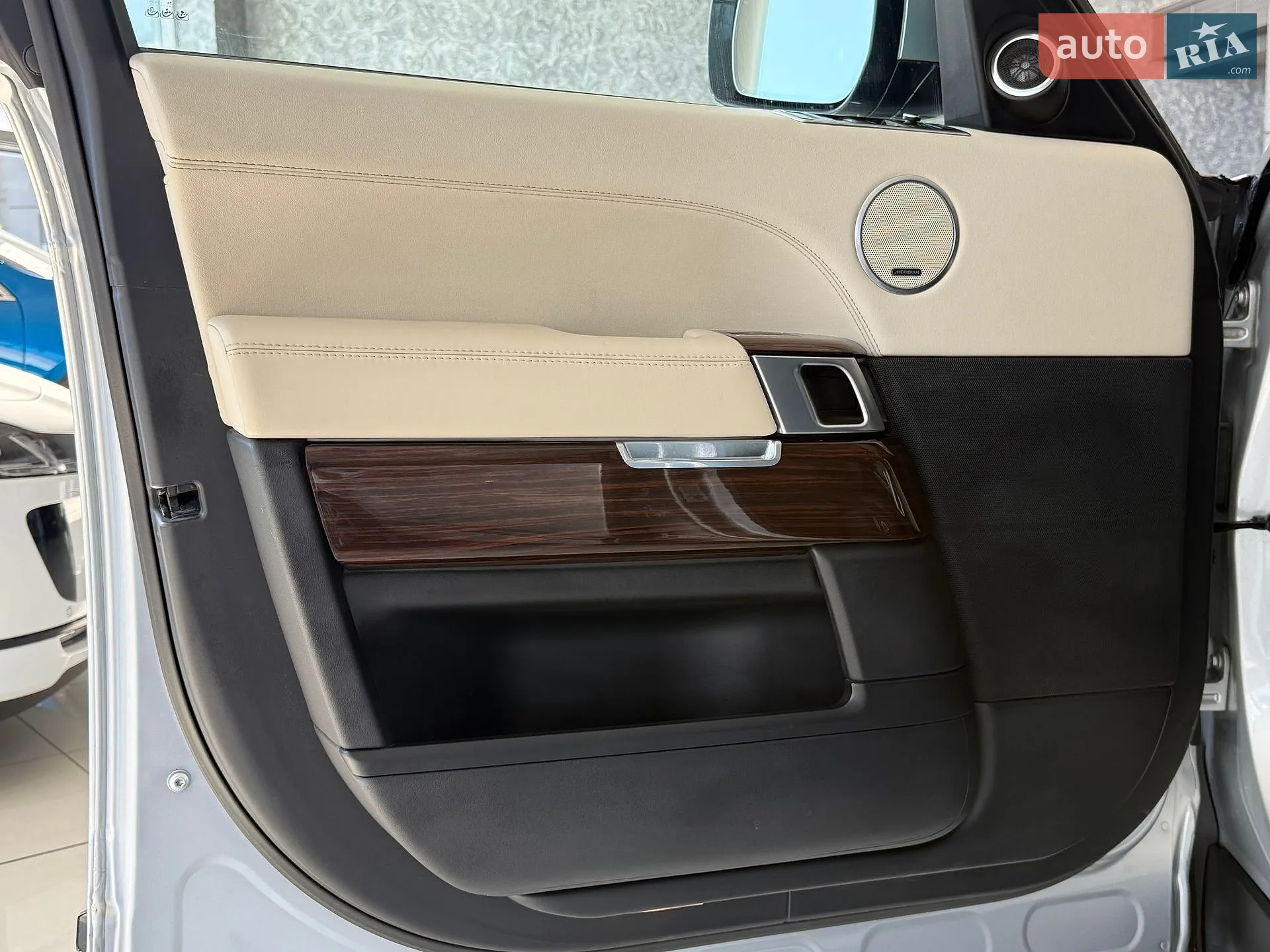 2016 Land Rover Range Rover - мініатюра 24