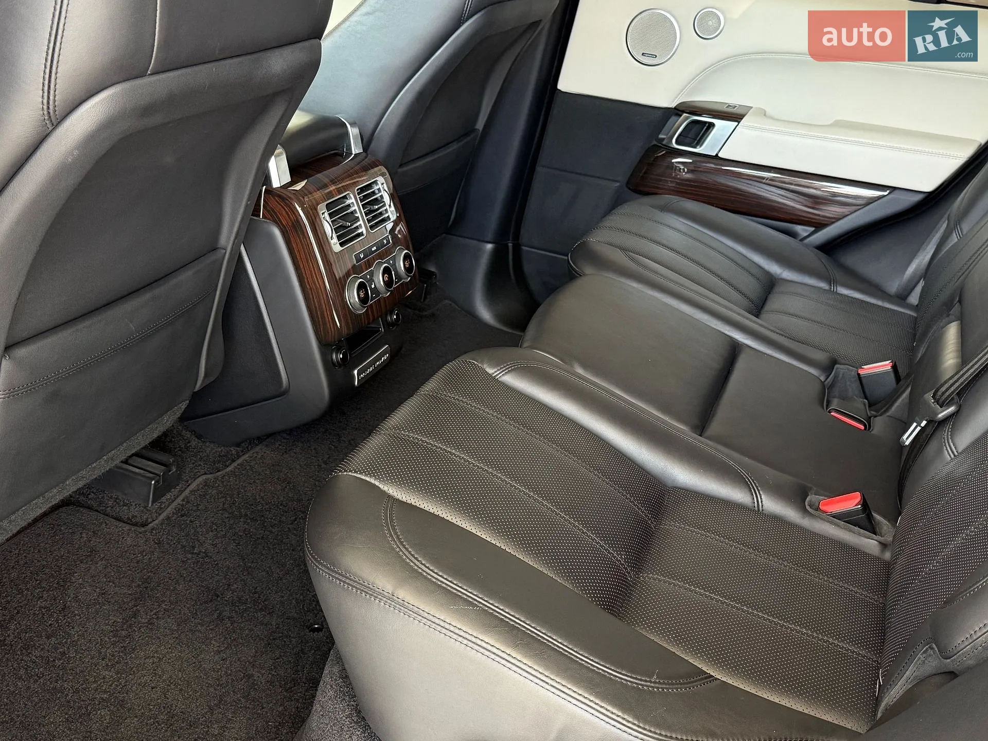 2016 Land Rover Range Rover - мініатюра 26