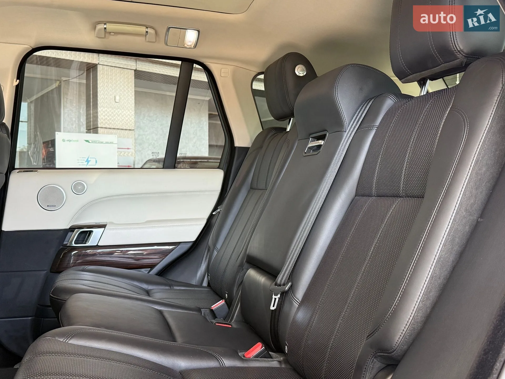 2016 Land Rover Range Rover - мініатюра 28
