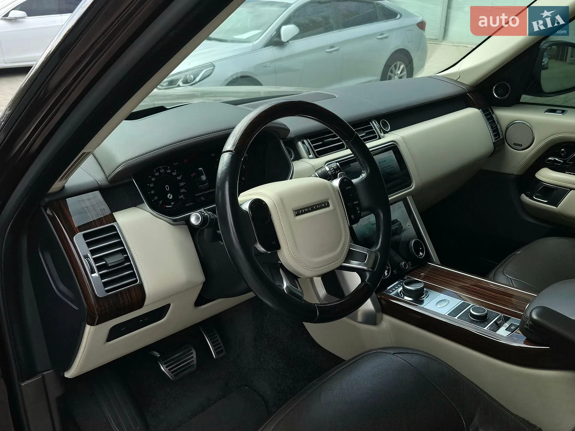 2018 Land Rover Range Rover - мініатюра 13