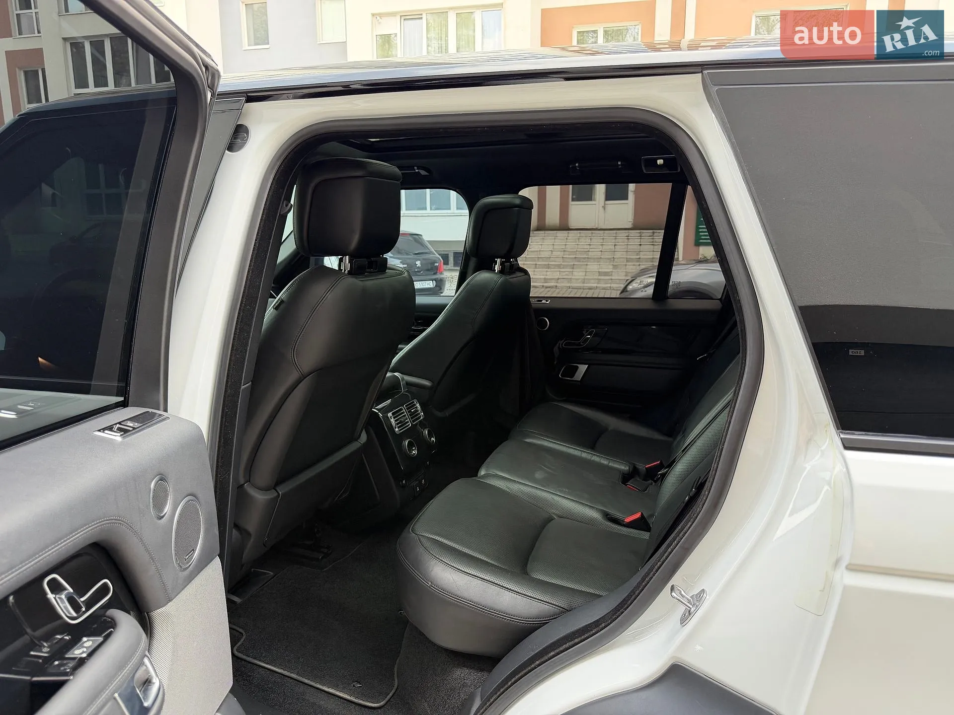 2018 Land Rover Range Rover - мініатюра 29