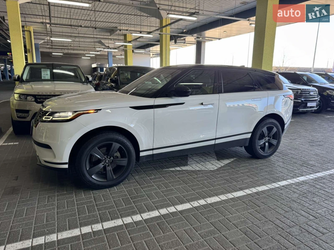2017 Land Rover Range Rover Velar - мініатюра 18