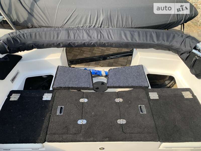 Катер Larson Cabrio 2011 в Запорожье