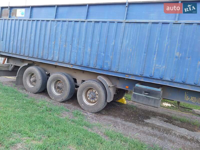 Зерновоз - полуприцеп Latre 99-3056 1990 в Николаеве