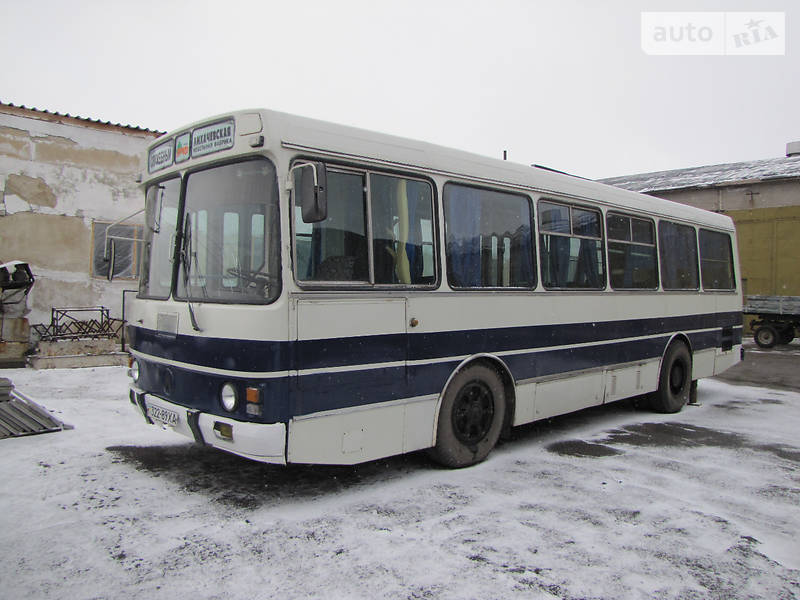 Пригородный автобус ЛАЗ 4202 1995 в Харькове
