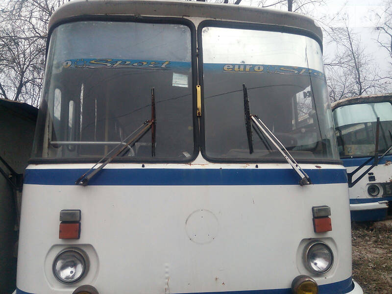 Пригородный автобус ЛАЗ 695 2005 в 