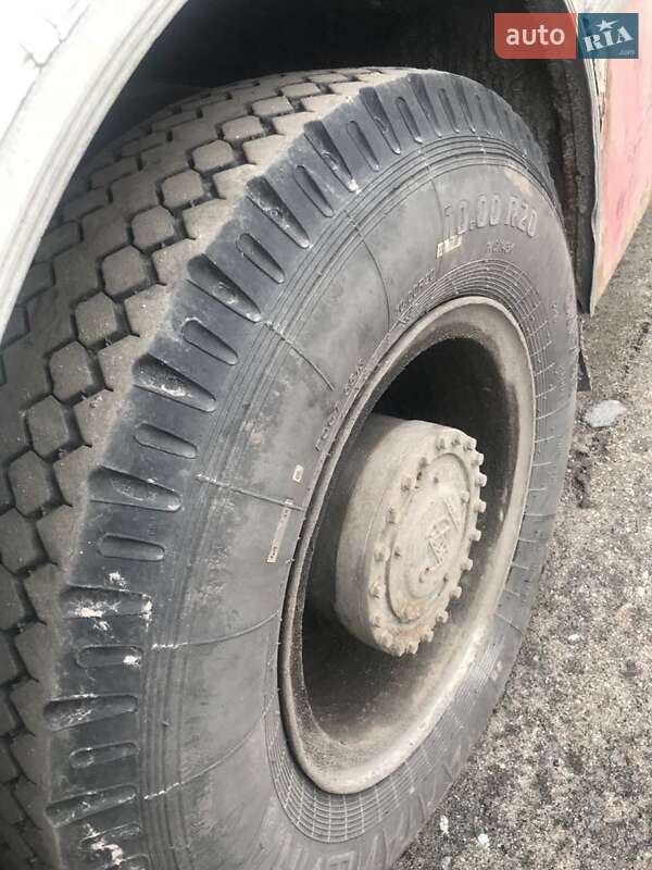 Пригородный автобус ЛАЗ 695 1993 в Полтаве