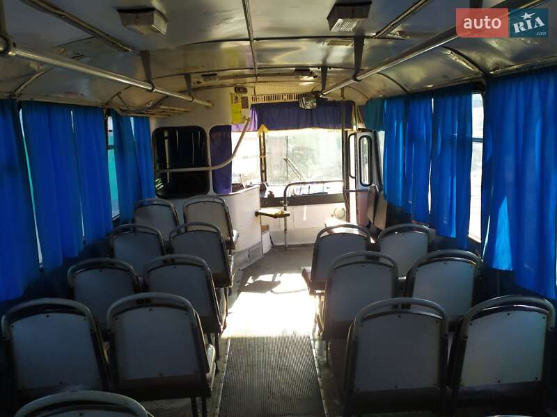 Міський автобус ЛАЗ 695 1998 в Нікополі