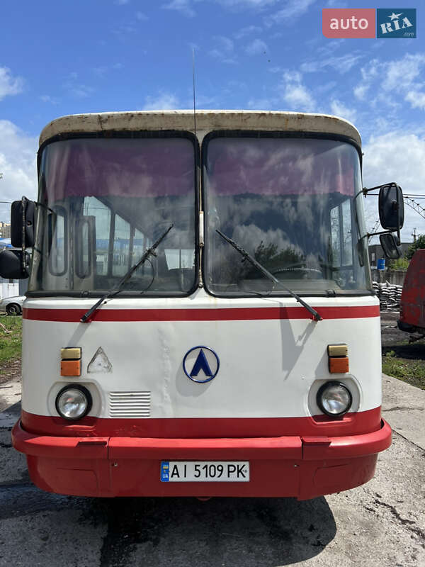 Міський автобус ЛАЗ 695 1993 в Києві фото Міський автобус ЛАЗ 695 1993 в Києві