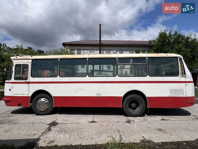 Міський автобус ЛАЗ 695 1993 в Києві фото 10 Міський автобус ЛАЗ 695 1993 в Києві