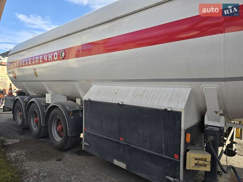 Газовоз LDS NG 2004 в Бурштині