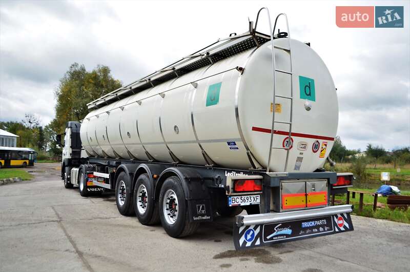 Цистерна полуприцеп LeciTrailer 3Е20 2011 в Львове