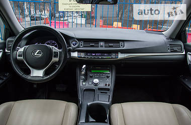 Хетчбек Lexus CT 2011 в 