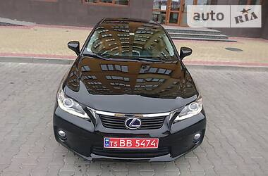 Хетчбек Lexus CT 2012 в 