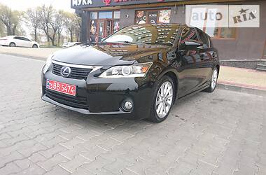 Хетчбек Lexus CT 2012 в 