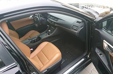 Хетчбек Lexus CT 2012 в 