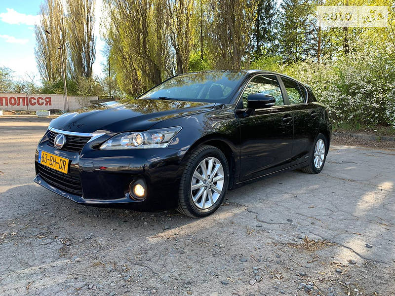 Седан Lexus CT 2012 в 