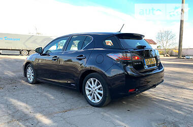 Седан Lexus CT 2012 в 