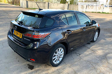 Седан Lexus CT 2012 в 