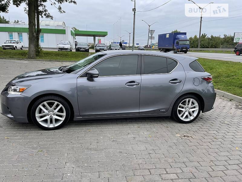 Хэтчбек Lexus CT 2015 в Львове