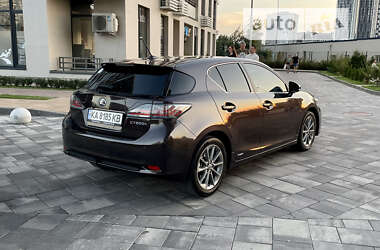 Хэтчбек Lexus CT 2012 в 