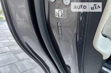 Хэтчбек Lexus CT 2012 в 