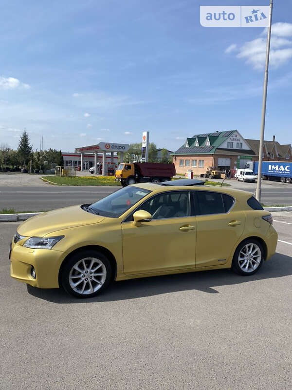 Хетчбек Lexus CT 2011 в Луцьку