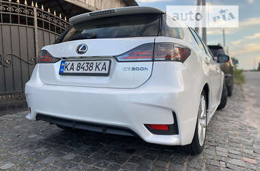 Хэтчбек Lexus CT 2014 в Вишневом