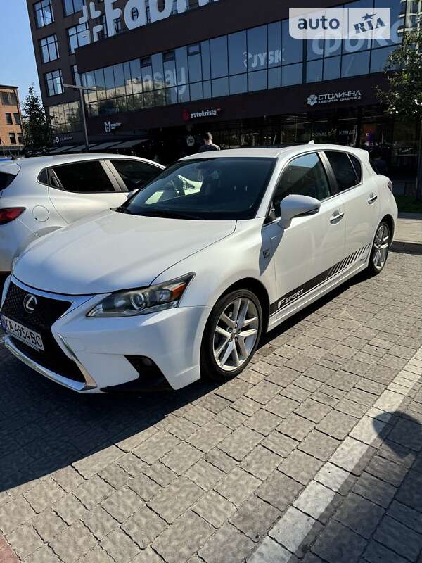 Хэтчбек Lexus CT 2016 в Львове