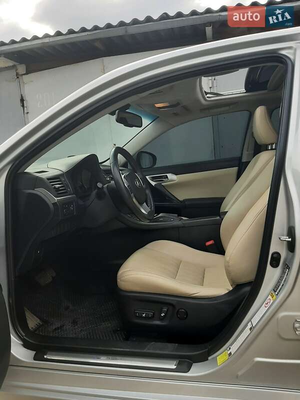 Хэтчбек Lexus CT 2012 в Харькове