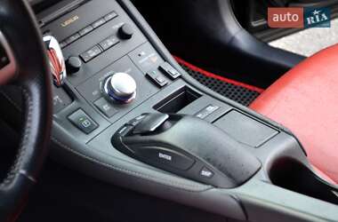 Хэтчбек Lexus CT 2012 в 