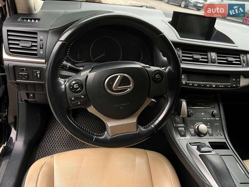 Хэтчбек Lexus CT 2014 в Киеве