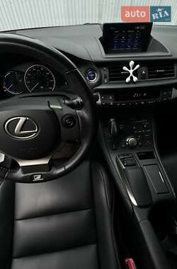 Хетчбек Lexus CT 2015 в Дніпрі