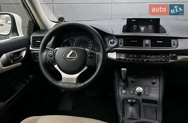 Хэтчбек Lexus CT 2017 в 
