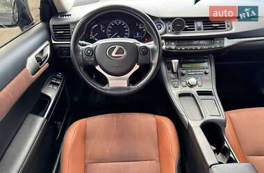 Хэтчбек Lexus CT 2014 в 