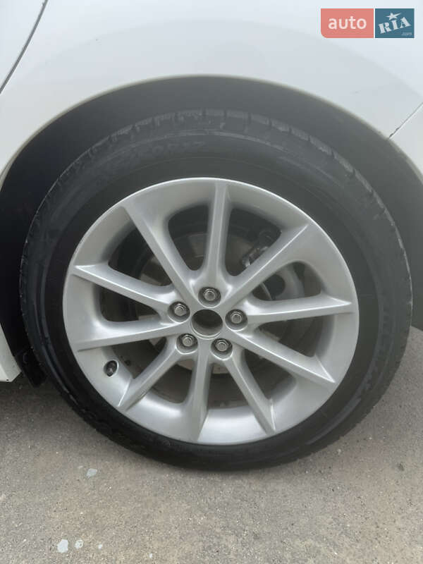 Хэтчбек Lexus CT 2011 в Волочиске