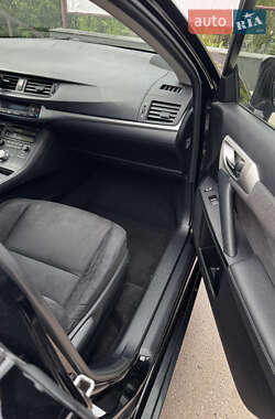 Хэтчбек Lexus CT 2011 в 