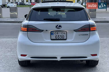 Хэтчбек Lexus CT 2012 в 