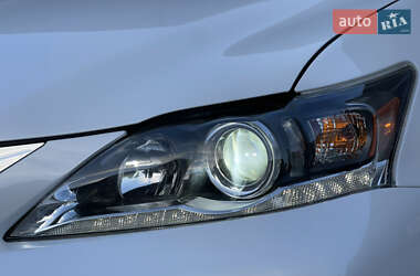 Хэтчбек Lexus CT 2012 в 