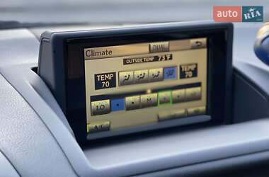 Хэтчбек Lexus CT 2012 в 