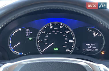 Хэтчбек Lexus CT 2012 в 