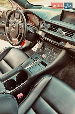 Хэтчбек Lexus CT 2014 в 